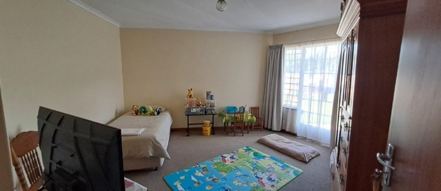 4 Bedroom Property for Sale in Van Riebeeck Hoogte Eastern Cape